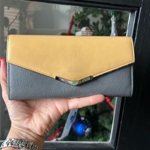 🔥 FENDI  rare color combination Wallet🔥